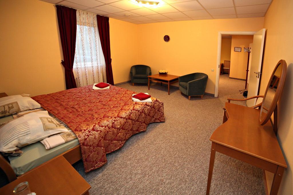 Hotel Zemgale Jelgava Habitación foto